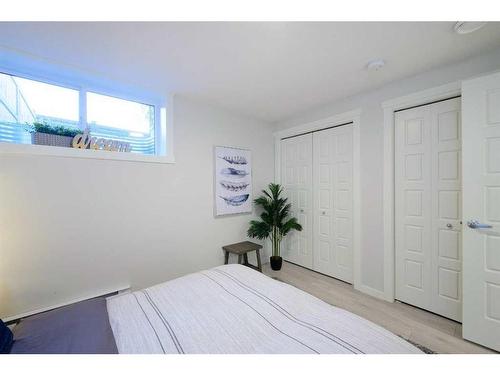 109-40 Livingston Parade Ne, Calgary, AB - Indoor Photo Showing Bedroom