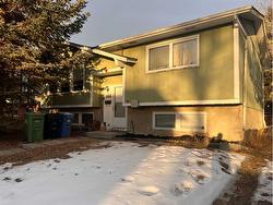 144 Deer Ridge Way SE Calgary, AB T2J 5Y6