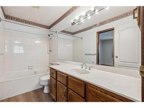 51 Sandstone Rise Nw, Calgary, AB - Indoor Photo Showing Bathroom