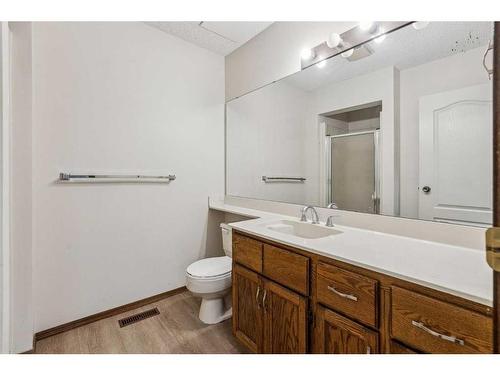 51 Sandstone Rise Nw, Calgary, AB - Indoor Photo Showing Bathroom