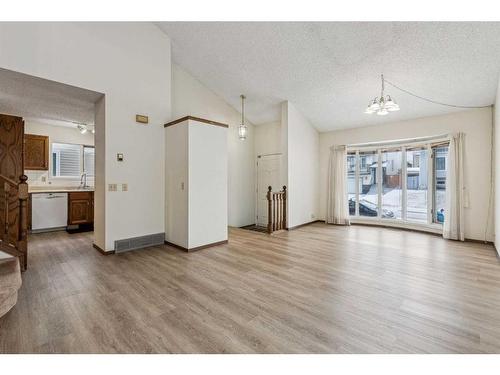 51 Sandstone Rise Nw, Calgary, AB - Indoor Photo Showing Living Room