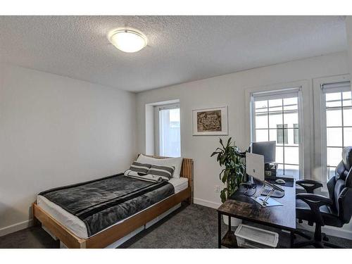 126-81 Greenbriar Place Nw, Calgary, AB - Indoor Photo Showing Bedroom