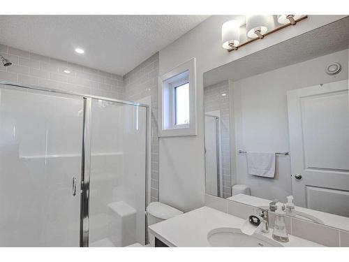 126-81 Greenbriar Place Nw, Calgary, AB - Indoor Photo Showing Bathroom