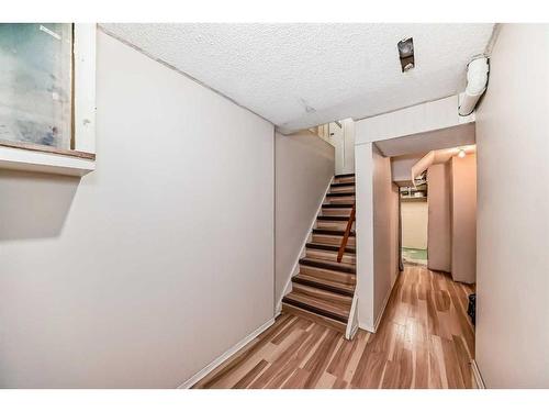 5235 Marlborough Drive Ne, Calgary, AB - Indoor Photo Showing Other Room