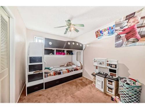 5235 Marlborough Drive Ne, Calgary, AB - Indoor Photo Showing Bedroom