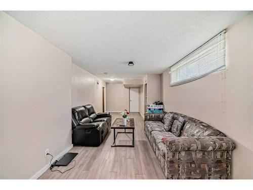 5235 Marlborough Drive Ne, Calgary, AB - Indoor