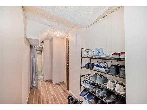 5235 Marlborough Drive Ne, Calgary, AB - Indoor Photo Showing Other Room