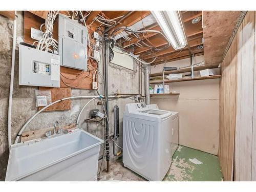 5235 Marlborough Drive Ne, Calgary, AB - Indoor Photo Showing Laundry Room