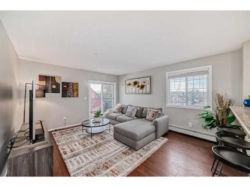 313-6315 Ranchview Drive Nw, Calgary, AB - Indoor Photo Showing Living Room