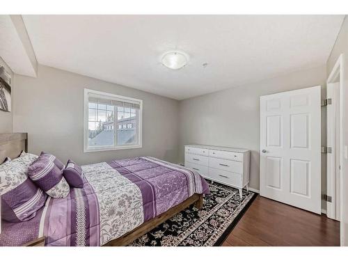 313-6315 Ranchview Drive Nw, Calgary, AB - Indoor Photo Showing Bedroom