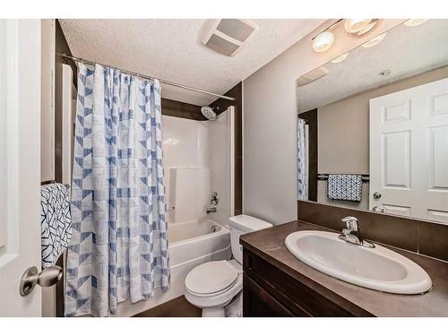 313-6315 Ranchview Drive Nw, Calgary, AB - Indoor Photo Showing Bathroom