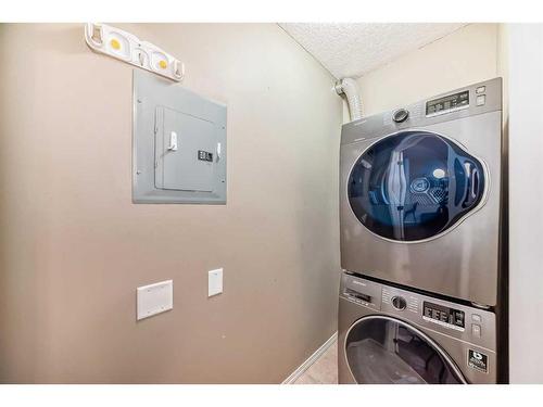 313-6315 Ranchview Drive Nw, Calgary, AB - Indoor Photo Showing Laundry Room