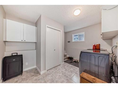 2435 Morris Crescent Se, Airdrie, AB - Indoor