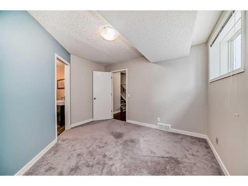 2435 Morris Crescent Se, Airdrie, AB - Indoor Photo Showing Other Room