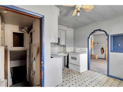 4405 17 Avenue Se, Calgary, AB - Indoor Photo Showing Kitchen