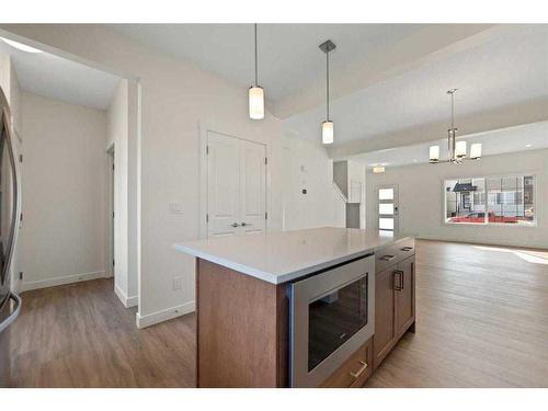 722 Bayview Hill Sw, Airdrie, AB - Indoor Photo Showing Kitchen