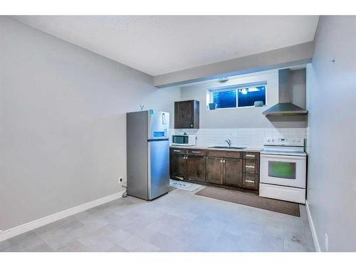 54 Redstone Mews Ne, Calgary, AB - Indoor Photo Showing Kitchen