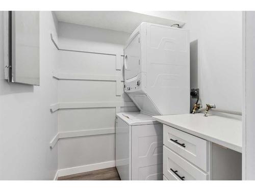 514-9800 Horton Road Sw, Calgary, AB - Indoor Photo Showing Laundry Room