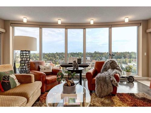 1603-817 15 Avenue Sw, Calgary, AB - Indoor Photo Showing Living Room