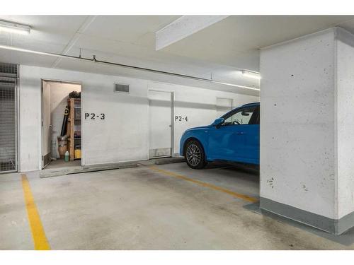 1603-817 15 Avenue Sw, Calgary, AB - Indoor Photo Showing Garage