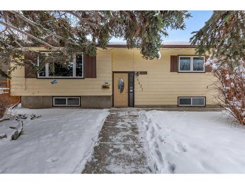 4431 21 Avenue Nw, Calgary, AB - Outdoor