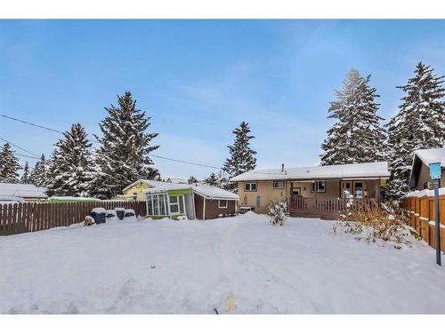 4431 21 Avenue Nw, Calgary, AB - Outdoor