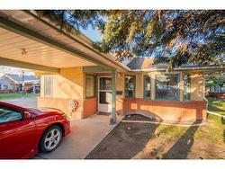 2828 Dovely Park SE Calgary, AB T2P 3G9