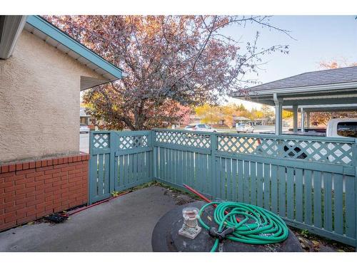 2828 Dovely Park Se, Calgary, AB - Outdoor