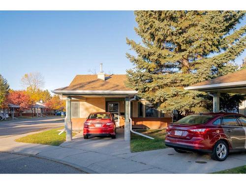 2828 Dovely Park Se, Calgary, AB - Outdoor