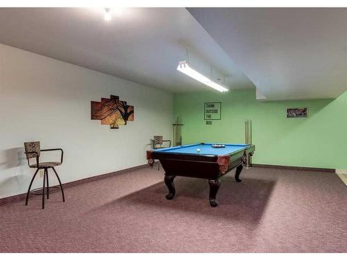 2828 Dovely Park Se, Calgary, AB - Indoor Photo Showing Other Room