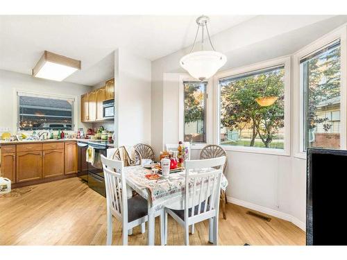 2828 Dovely Park Se, Calgary, AB - Indoor Photo Showing Dining Room