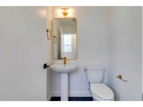 6 Cobbleridge Place, Airdrie, AB - Indoor Photo Showing Bathroom