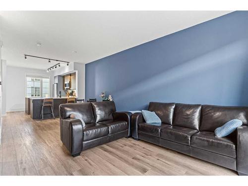 22 Walgrove Common Se, Calgary, AB - Indoor Photo Showing Living Room