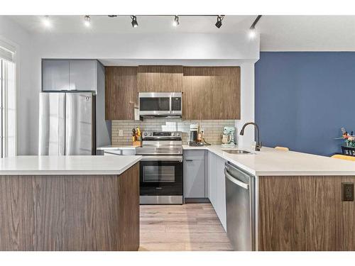 22 Walgrove Common Se, Calgary, AB - Indoor Photo Showing Kitchen With Upgraded Kitchen