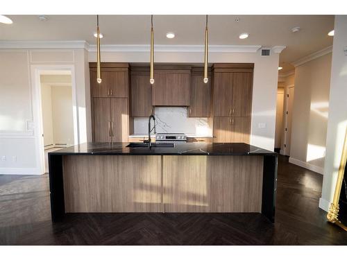 2203-4270 Norford Avenue Nw, Calgary, AB - Indoor Photo Showing Kitchen