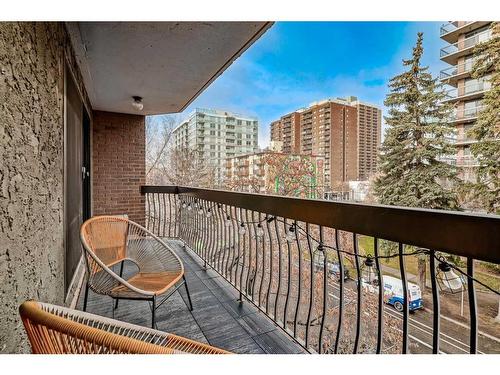 402-537 14 Avenue Sw, Calgary, AB - Outdoor With Balcony With Exterior