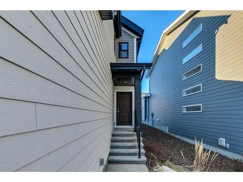 180 Magnolia Terrace Se, Calgary, AB - Outdoor