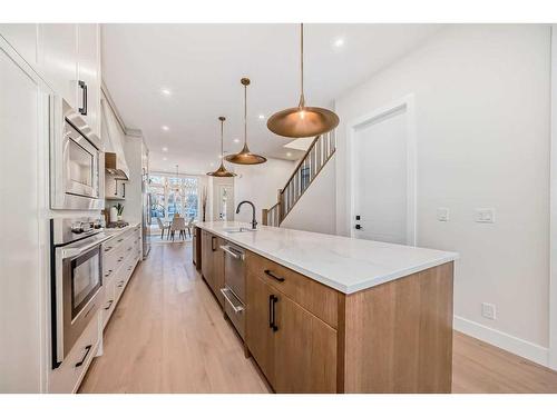 2812A 40 Street Sw, Calgary, AB - Indoor Photo Showing Kitchen With Upgraded Kitchen