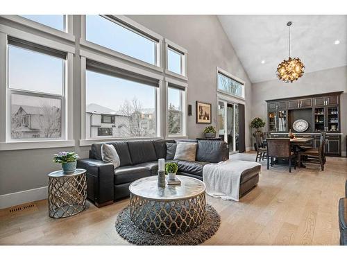 201 Stonemere Bay, Chestermere, AB - Indoor Photo Showing Living Room