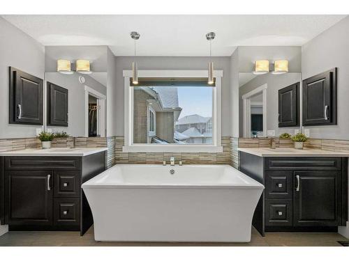 201 Stonemere Bay, Chestermere, AB - Indoor Photo Showing Bathroom