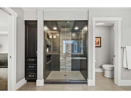 201 Stonemere Bay, Chestermere, AB - Indoor Photo Showing Bathroom