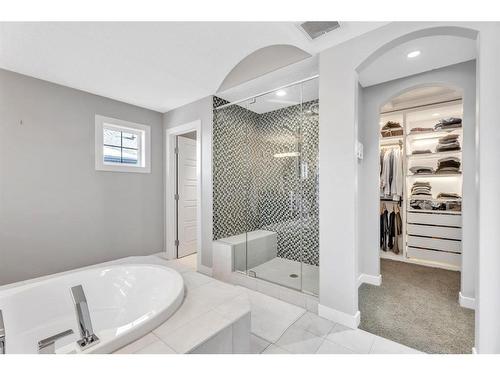 163 Cranarch Circle Se, Calgary, AB - Indoor Photo Showing Bathroom