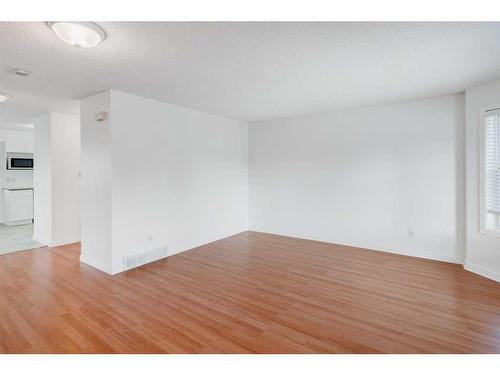 27 Tarington Road Ne, Calgary, AB - Indoor Photo Showing Other Room