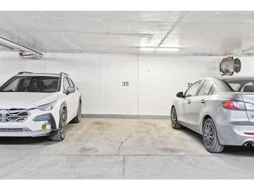 406-301 10 Street Nw, Calgary, AB - Indoor Photo Showing Garage