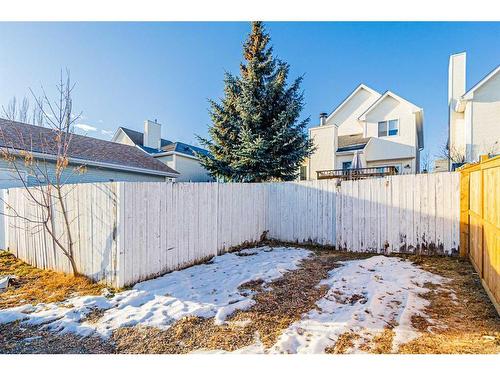 30 Hidden Crescent Nw, Calgary, AB - Outdoor