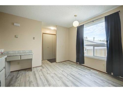 162 Pinemeadow Road Ne, Calgary, AB - Indoor