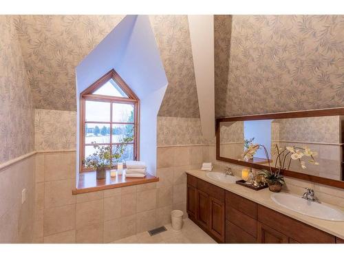 Gadsby Lake Estate - Township, Rural Lacombe County, AB - Indoor Photo Showing Bathroom