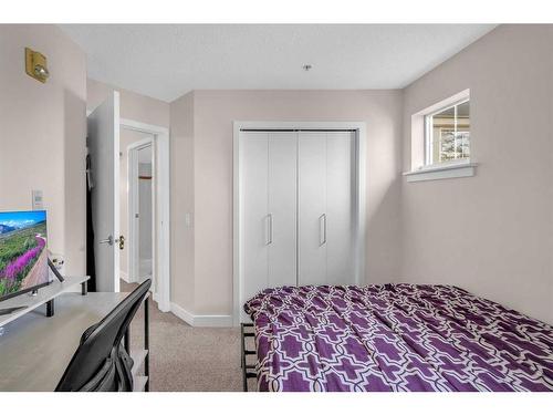 312-35 Richard Court Sw, Calgary, AB - Indoor Photo Showing Bedroom