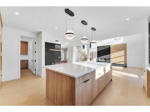 193 South Shore View, Chestermere, AB - Indoor Photo Showing Kitchen