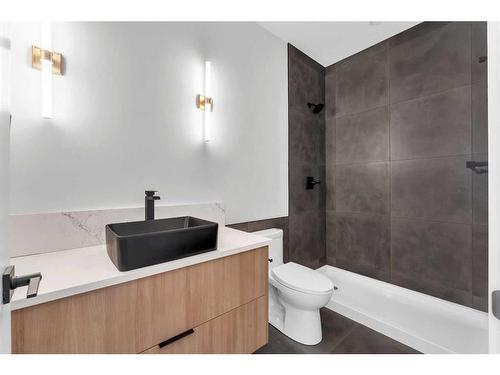 193 South Shore View, Chestermere, AB - Indoor Photo Showing Bathroom